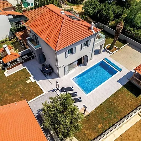 Sarina * Split